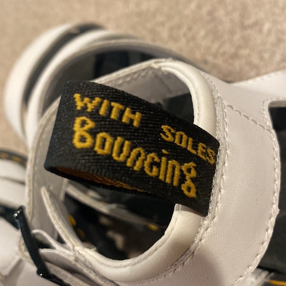 NWOT Dr. Martens BLAIRE HYDRO LEATHER STRAP SANDALS, US Size 5 White - Picture 8 of 9